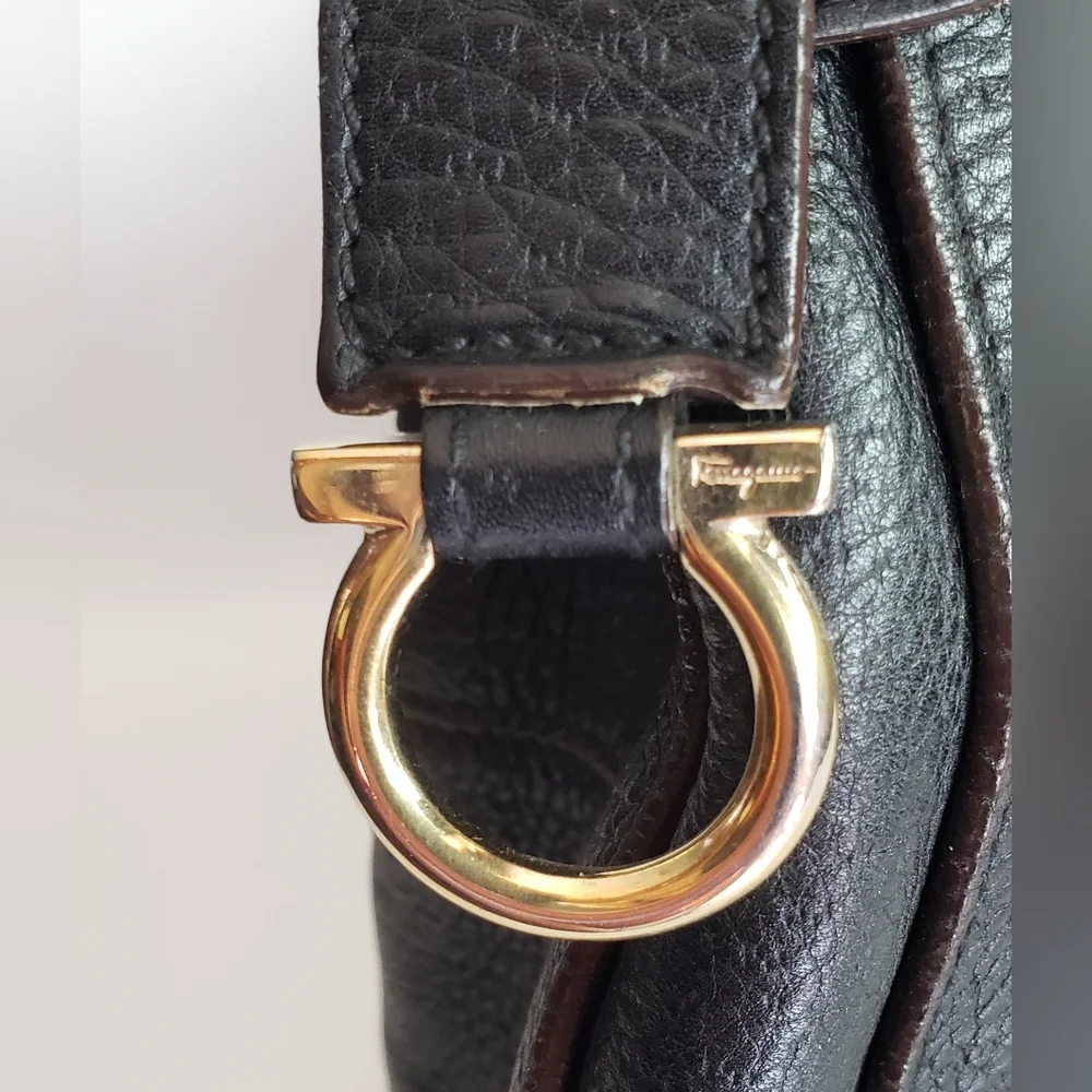 Salvatore Ferragamo Women's Black Leather Hobo Handbag Purse